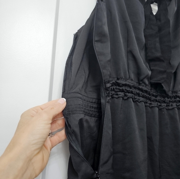 A Pea In The Pod Sleeveless Black Embellished Special Occassion Maternity Dress - Picture 8 of 11